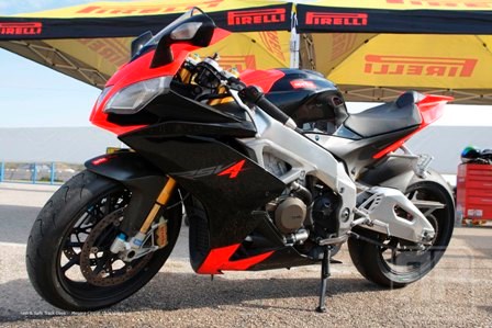 H RSV4 με τα Metzeler Racetec M3